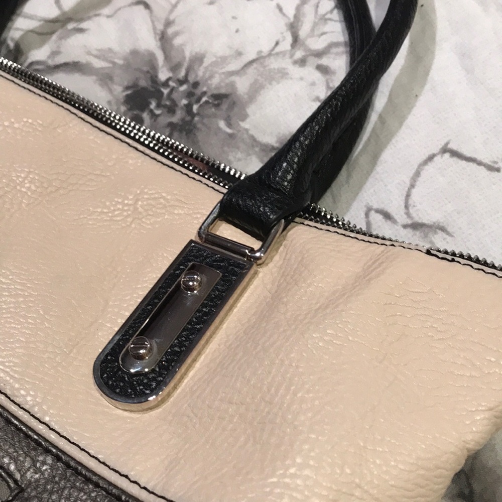 Jessica Simpson purse - Picture 3 of 8